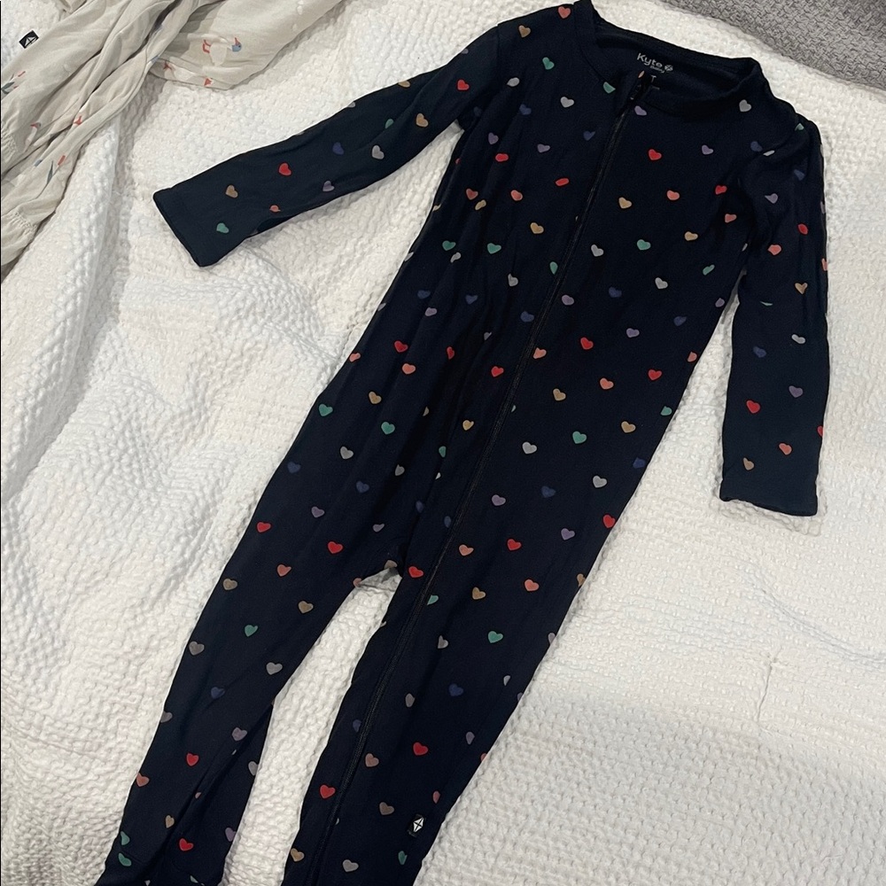 Kyte baby midnight hearts zip romper